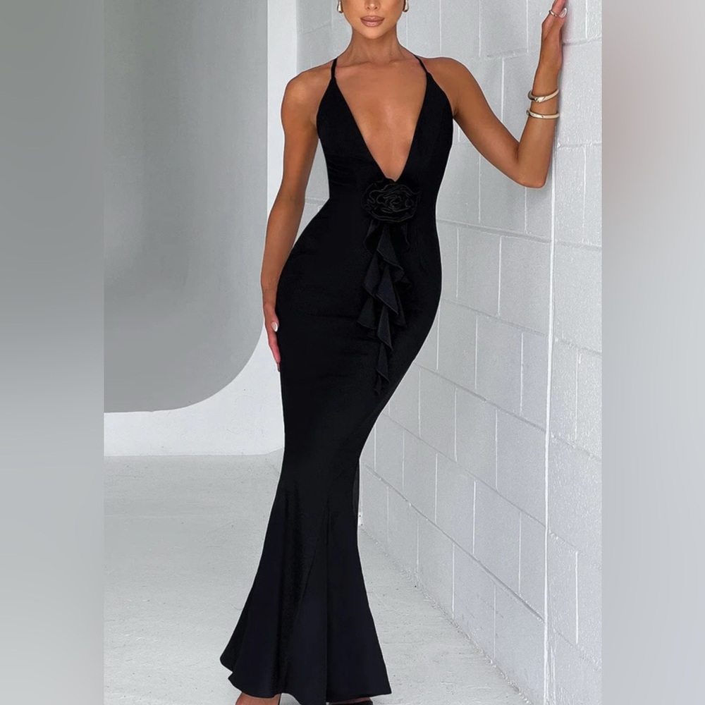 NWT Babyboo Elegant Black Halter Maxi Dress